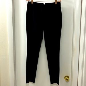 BCBG  MAXAZRIA size M black pants.